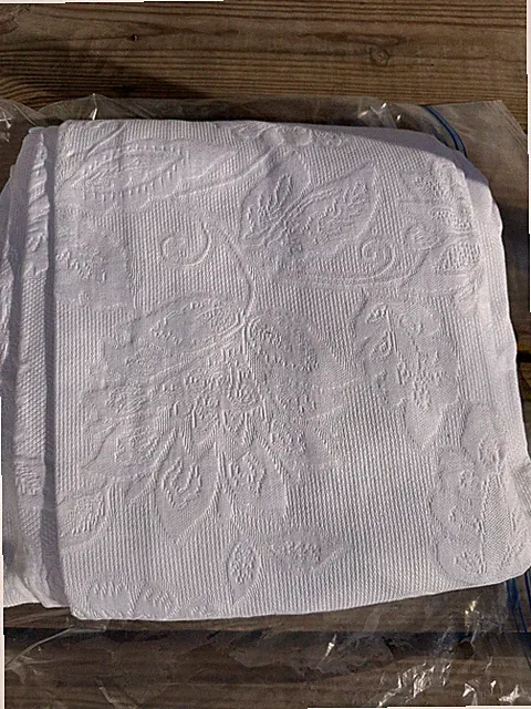 New The Company Store Putnam White Floral Matelasse Full Coverlet