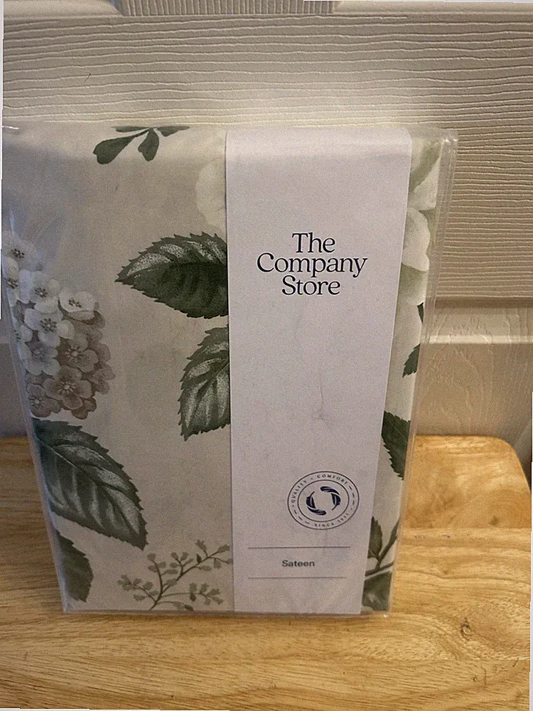 NIP The Company Store Legends Hotel Blooming Flower Sateen Full Fitted Sheet