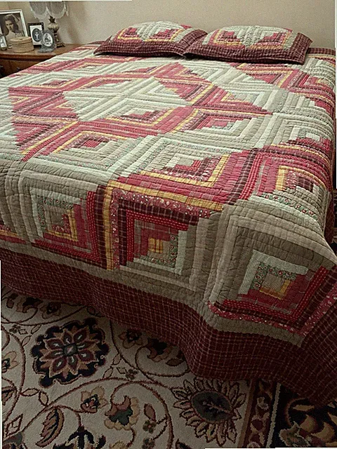 THE COMPANY STORE 100% Cotton Diamond Patchwork Quilt + 2 Standard Shams 102x96