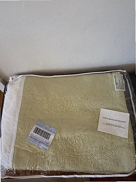 The COMPANY STORE Sophia Matelasse TWIN Bed Skirt NIP Celery 15” Hang Green NEW